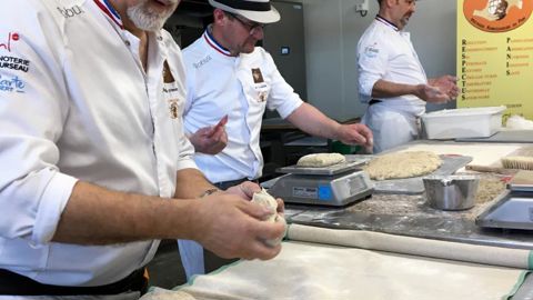 La thématique du mieux-manger, illustrée en sept recettes de pains fabriqués avec la méthode Respectus Panis.  © B.Guicheteau